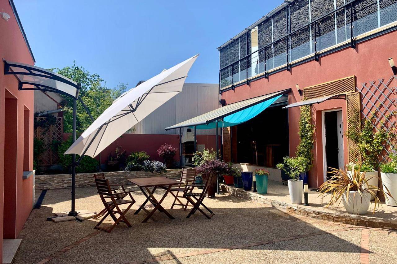 Une chambre chez l'habitant in Saint-Martin-des-Champs, Ceinture Dorée