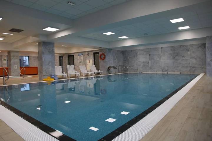 Ferienhaus für 2 Personen, mit Whirlpool und Pool sowie Garten und Sauna