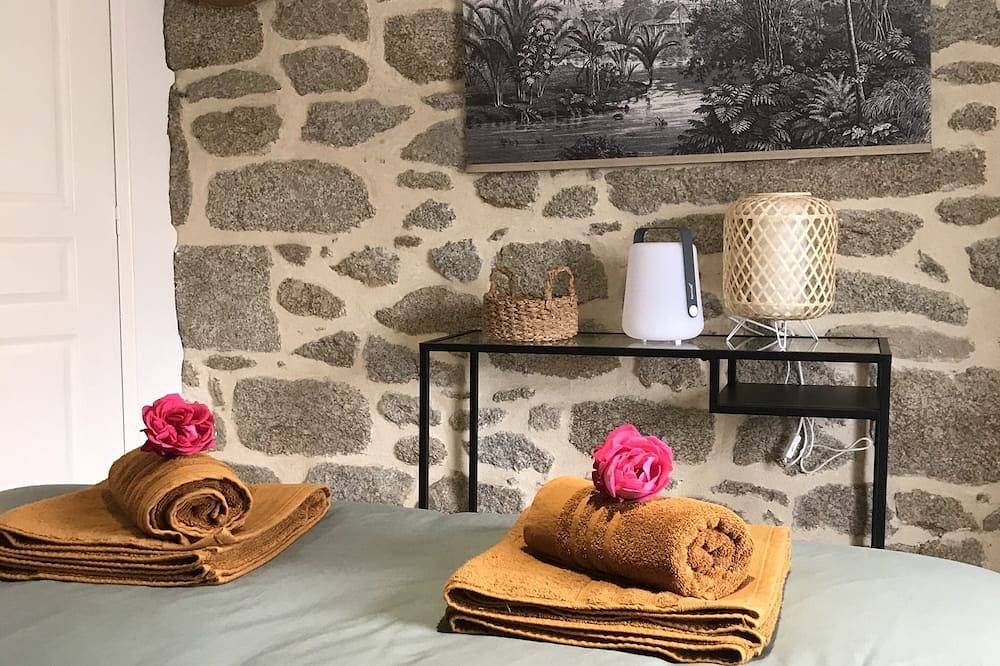 The house of mamie chapelle 200 meters from the beaches in Brignogan-Plage, Región de Brest