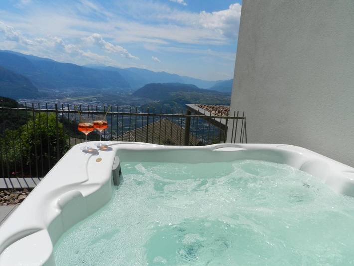 Ferienwohnung für 4 Personen, mit Sauna und Whirlpool sowie Garten und Terrasse