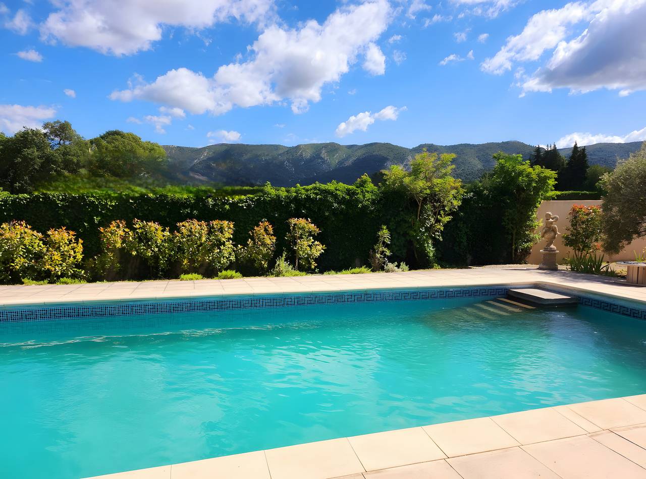 Gîte Le Roma mit Gemeinschaftspool, Wlan und Klimaanlage in Oppède in Oppède, Regionaler Naturpark Luberon