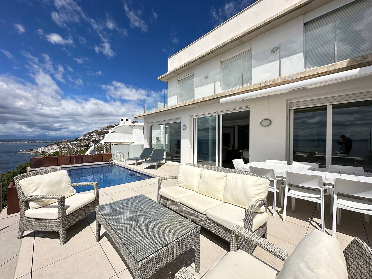 Luxusvilla mit Terrasse und Privatem Pool in Roses in Platja de Bonifaci (Roses), Roses