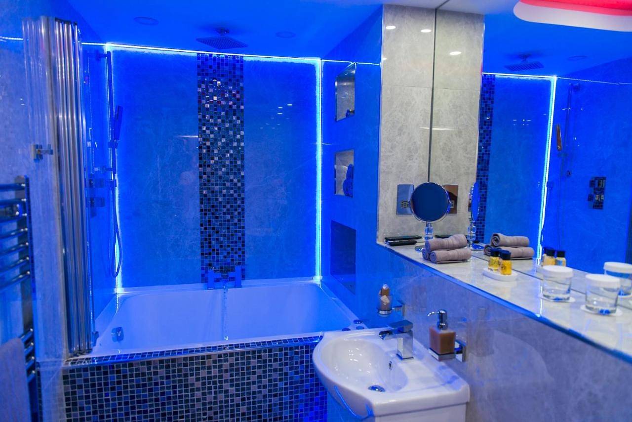 Entire apartment, Velmora Suites in Huddersfield, West Yorkshire