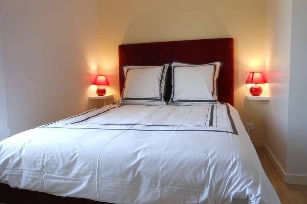 Gite De L'Etang, 6 chambres, piscine privée chauffée, parc privé, étang de pêche in Marcey-les-Grèves, Baie du Mont-Saint-Michel