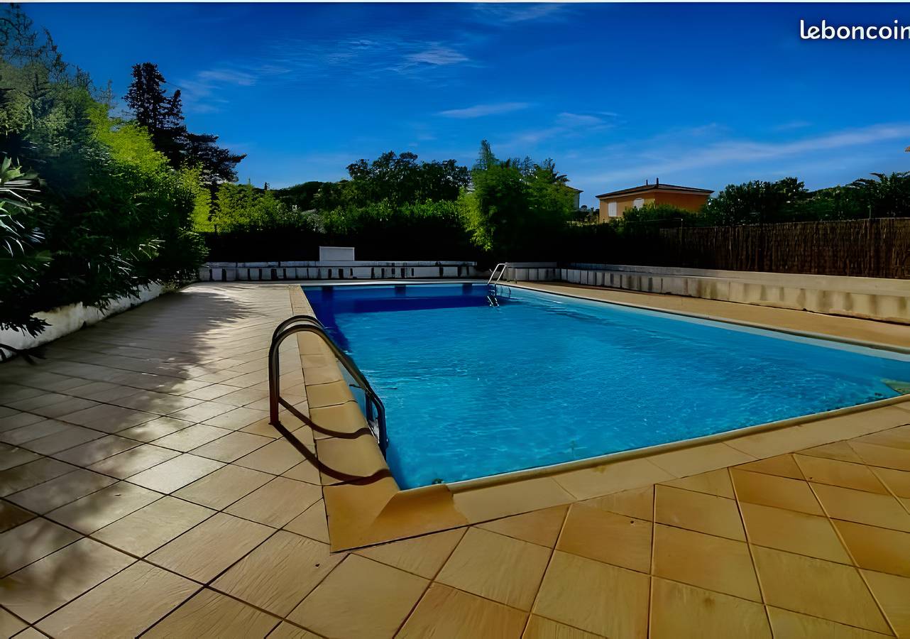Ferienhaus 'Maison A 130m De La Plage' mit Gemeinschaftspool, Wi-Fi und Klimaanlage in Sainte-Maxime, Draguignan Region