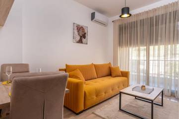 Apartament wakacyjny dla 2 osób, z basen i balkon w Tivat