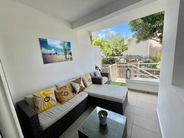 Gîte pour 2 personnes, avec terrasse et vue dans Plage de Trou d'eau