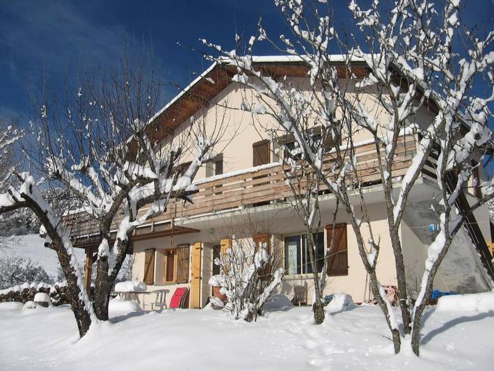 Apartamento para 7 personas, con Terraza además de Jardín y Vistas en Montclar (Francia)