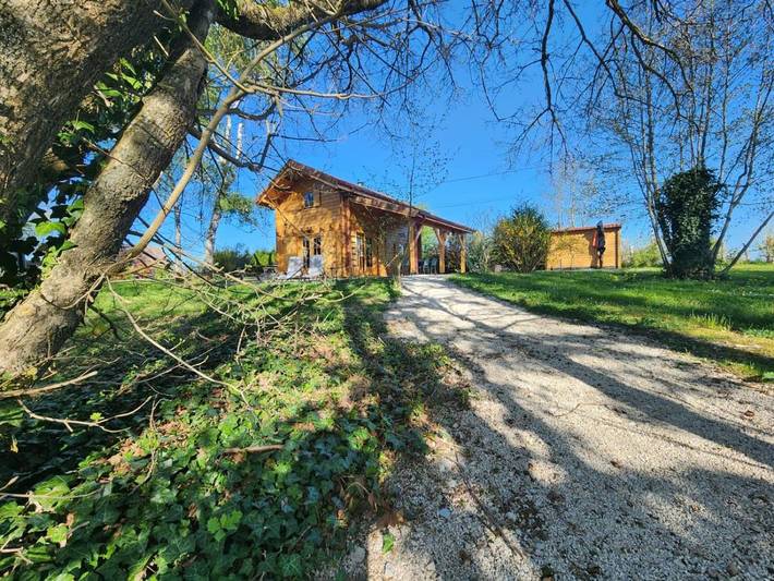 Chalet pour 4 personnes, avec vue ainsi que jardin et terrasse, animaux acceptés