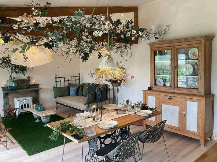 Location de vacances pour 4 personnes, avec vue ainsi que piscine et jardin à Sadillac