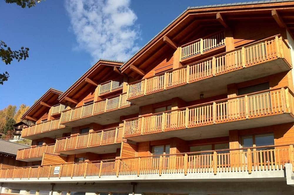 Ganze Wohnung, Helle, zeitgemäße und komfortable Wohnung mit 2 Schlafzimmern und 2 Badezimmern. Herrliche Aussicht, in Saint Luc, Anniviers