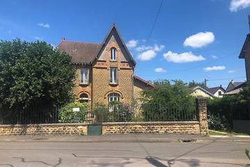 Cottage pour 13 personnes, avec jardin dans Donchery