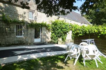 Gîte pour 5 personnes, avec jardin à Bieuzy