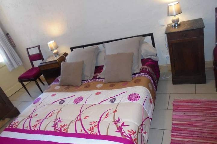 Gîte pour 5 personnes, avec jardin et terrasse, animaux acceptés à Saint-Bonnet-de-Rochefort - 4