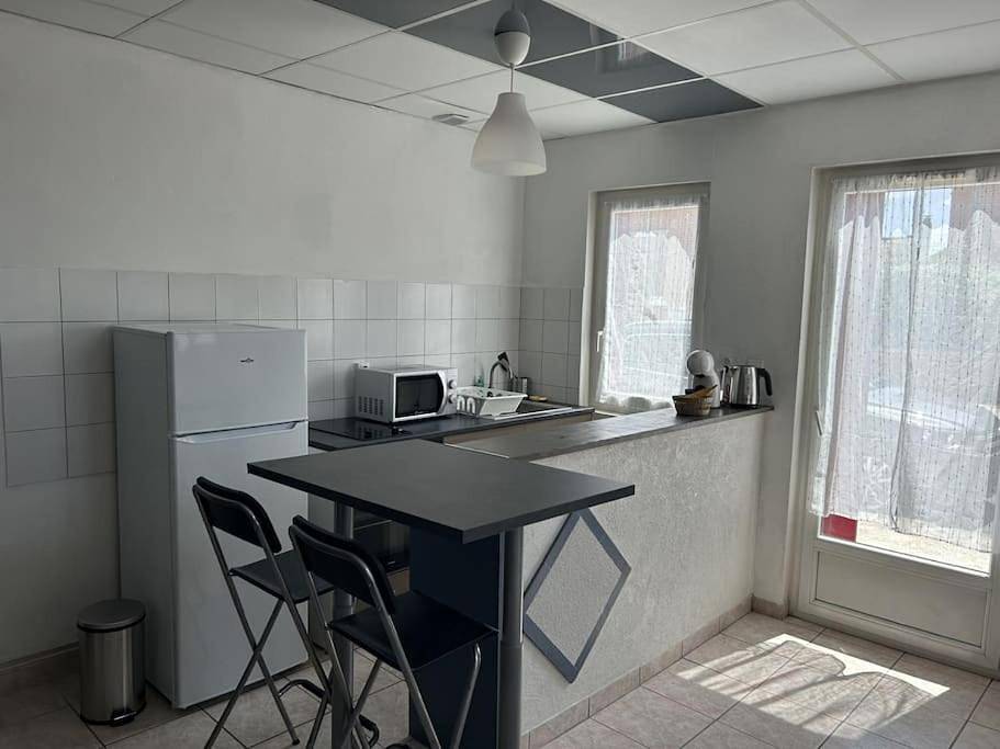 Appartement entier, One-Bedroom Apartment in La Ferté-Saint-Aubin, Sologne