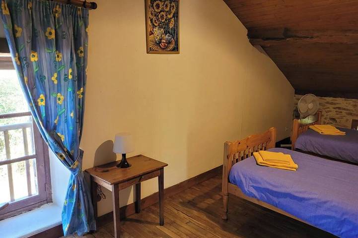 Location de vacances pour 6 personnes, avec jardin à Saint-Saud-Lacoussière - 2