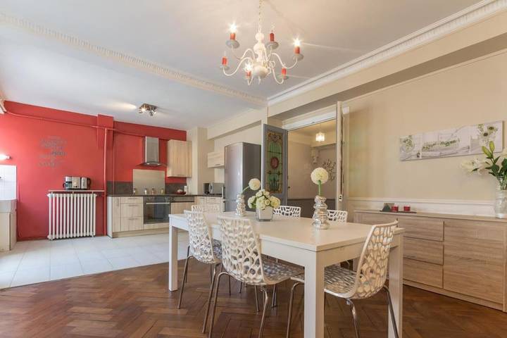 Location de vacances pour 9 personnes, avec terrasse et jardin à Nolay - 3