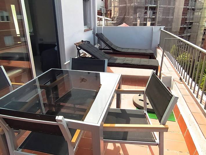 Appartement de vacances entier, Appartement lumineux et récemment rénové, avec deux terrasses pour 4 in Sarrià-Sant Gervasi, Barcelone