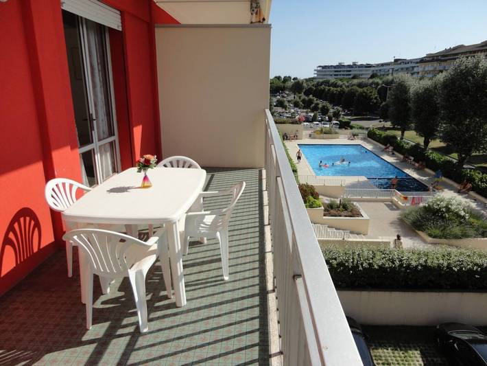 Ferielejlighed for 7 personer, med balkon i Caorle
