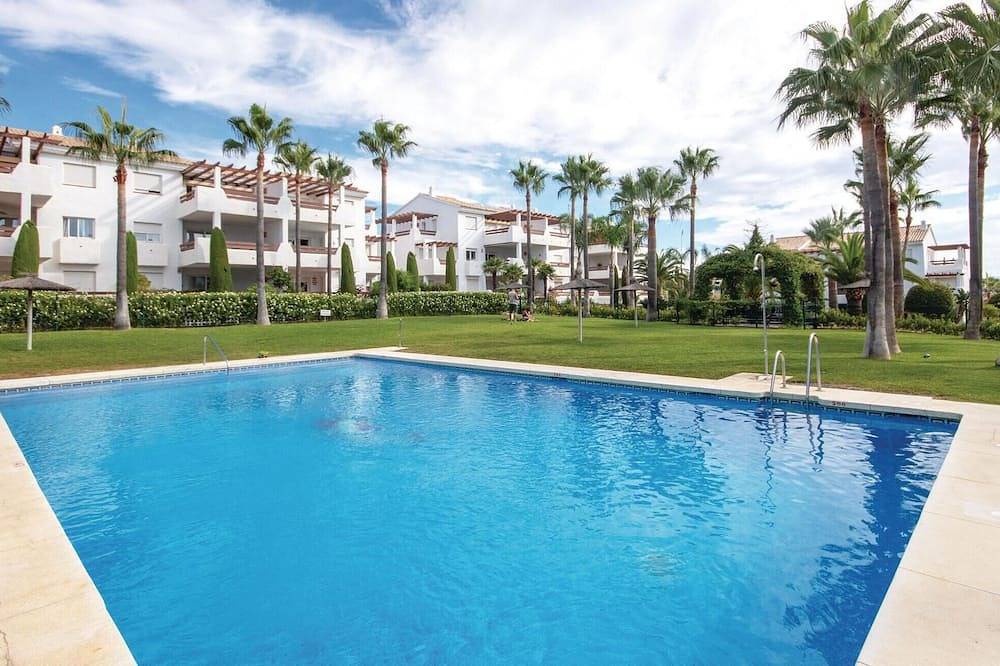 Entire apartment, Awesome apartment in Estepona with Wifi in La Resina, Estepona