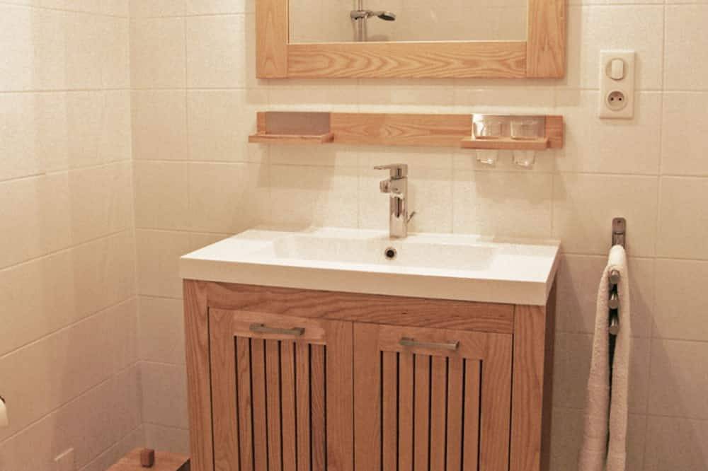 Apartamento entero, Apartamento Ihi-Toki, apartamento con jardín soleado en una ubicación impresionante in Saint-Pée-sur-Nivelle, Region de Bayona