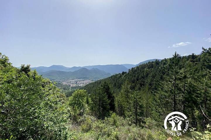 Location de vacances pour 4 personnes, avec jardin à Espezel