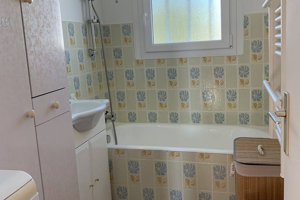 Ganze Wohnung, Adorable T2 apartment (45m2) in a residence with panoramic sea view<br> in Jard-sur-Mer, Vendée