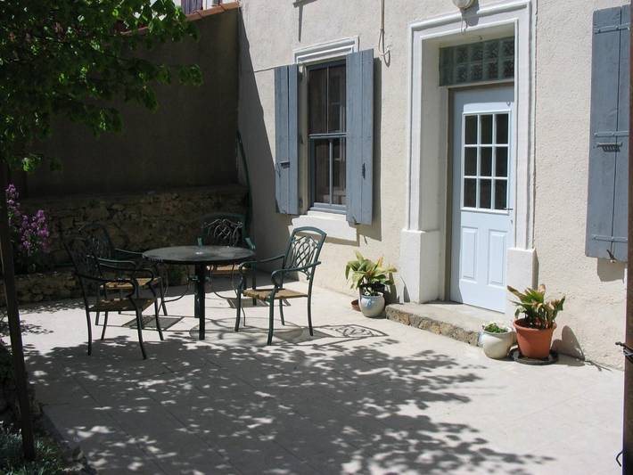 Gîte pour 2 personnes, avec jardin dans l' Aude - 2