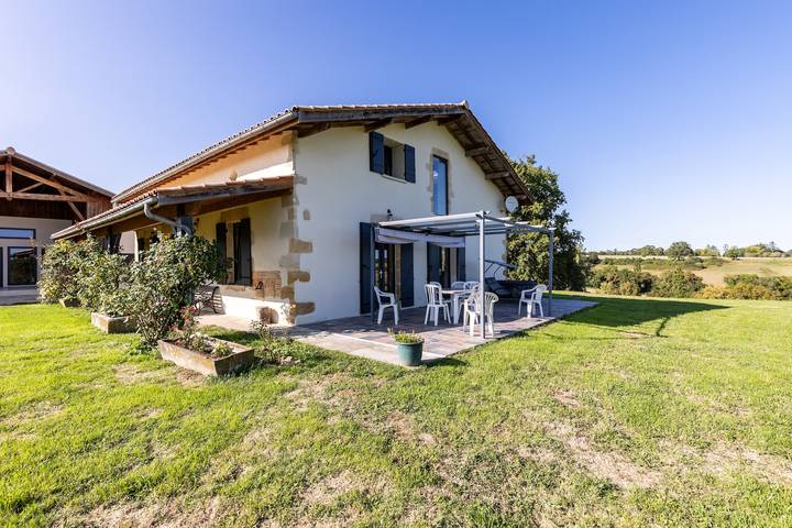 Gîte pour 9 personnes, avec Jacuzzi et Jardin en Gironde