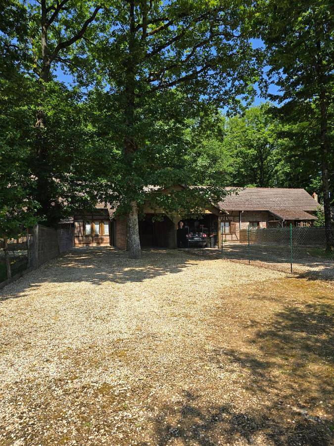 Gîte pour 4 personnes, avec terrasse dans Charny-Orée-de-Puisaye - 2