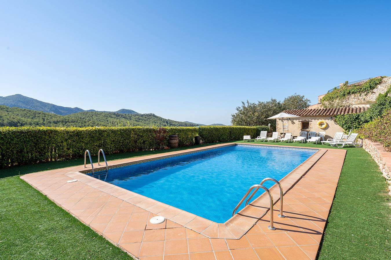 Masia Puigadoll' con vistas a la montaña, piscina privada y aire acondicionado in El Montmell, Penedes DO