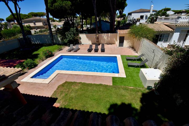 Chalet para 10 personas, con piscina y jardín en Bahía de Cádiz - 4