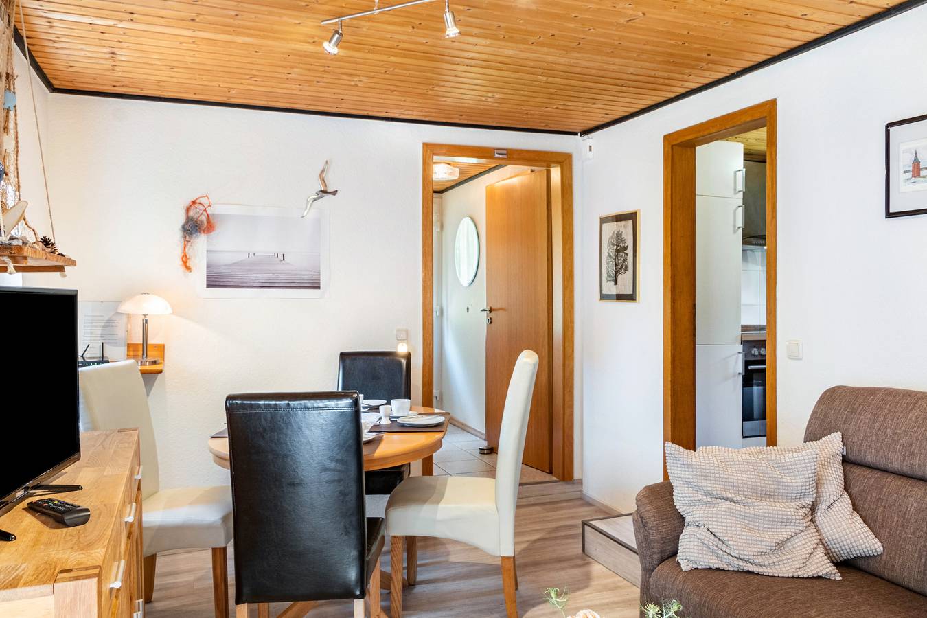 Ganze Wohnung, Ferienwohnung 'Ferienhaus Strandfloh' mit privater Terrasse, privatem Garten und Wlan in Wangerooge