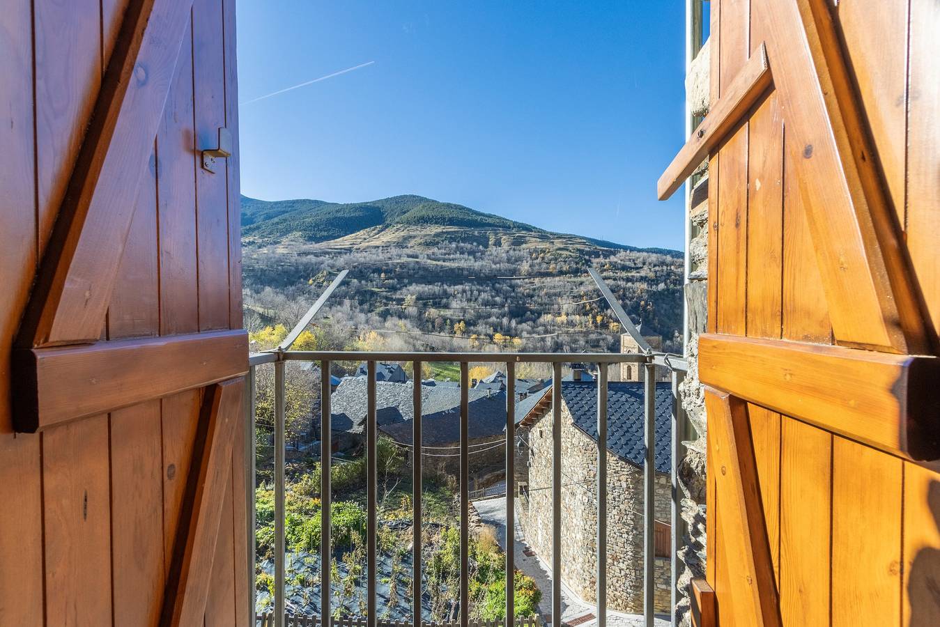 Country House 'Casa Garbot' with Mountain View and Private Garden in Durro, La Vall de Boí