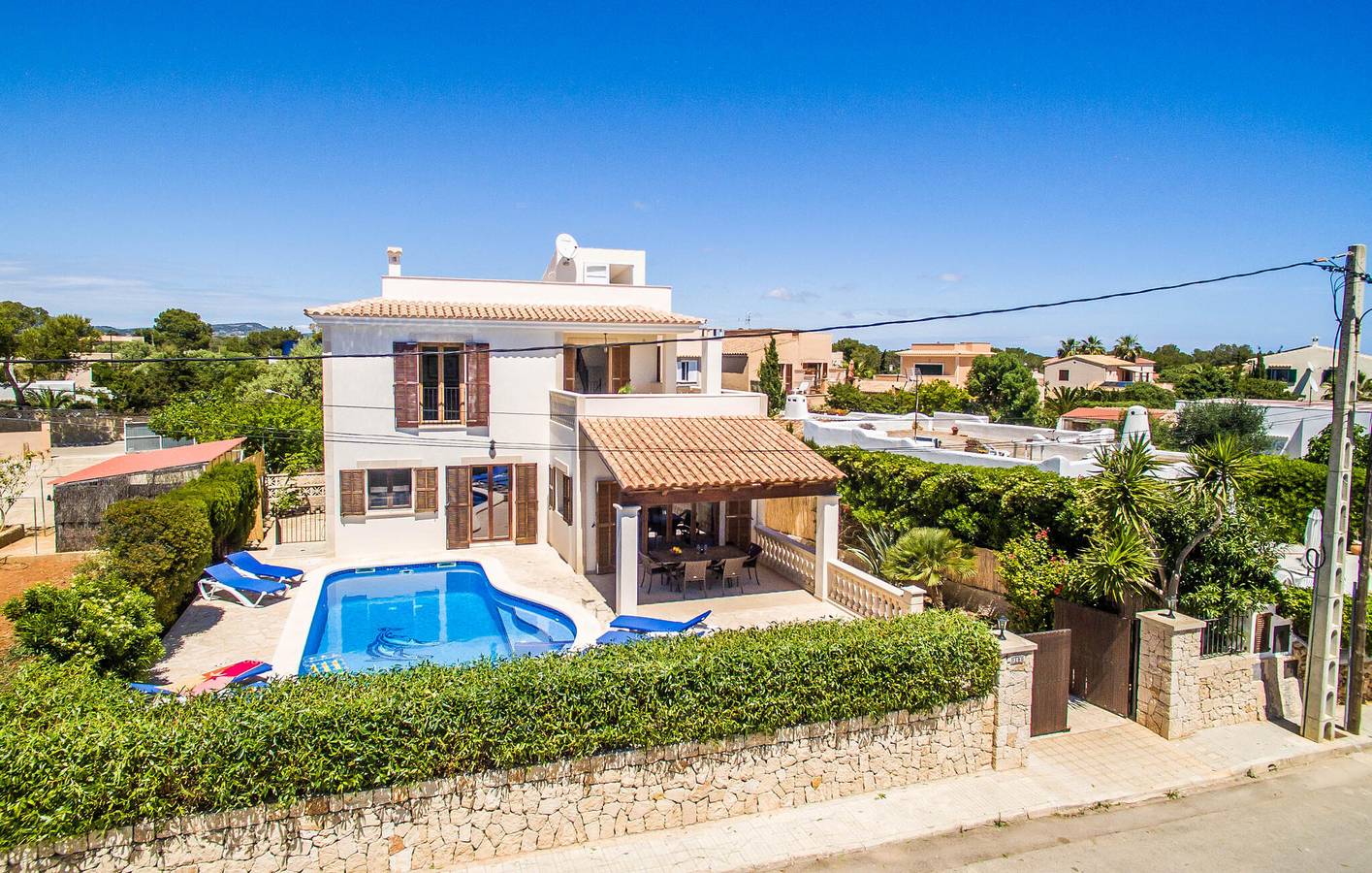 Apartment mit Meerblick, Terrasse, Pool und Grill in Santanyí, Mallorcas Küste