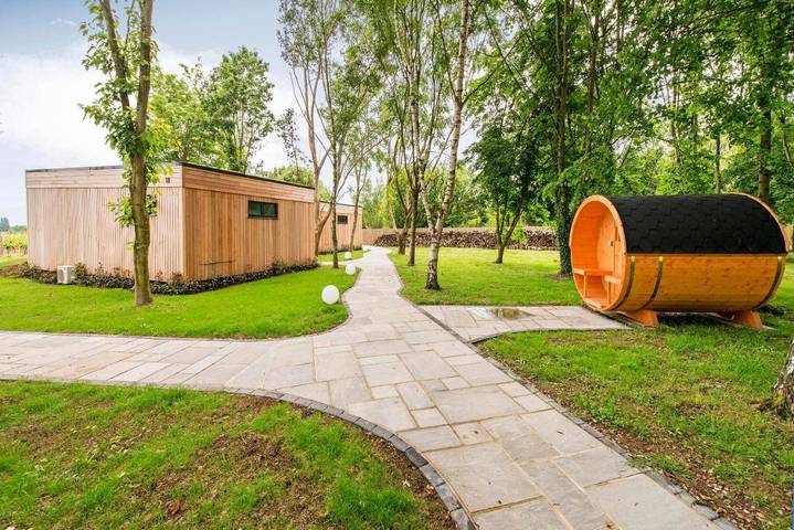 Cottage for 2 people, with garden and sauna as well as terrace and view, with pets in Chichester (District)