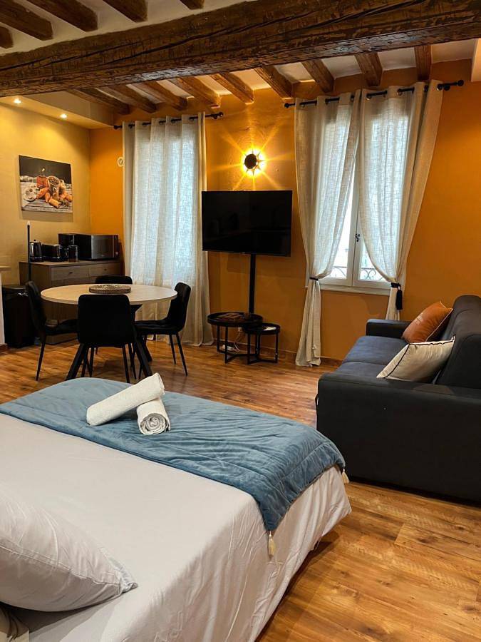 Gîte pour 4 personnes, avec vue dans Office De Tourisme Du Pays Des Sorgues Et Des Monts De Vaucluse - 2