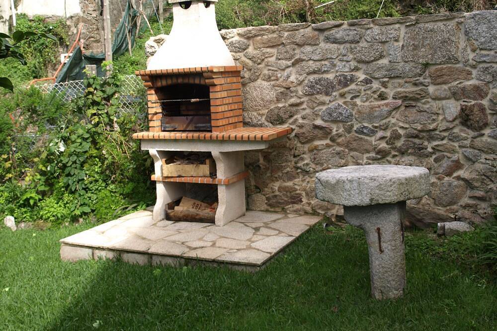 Bueu: country holiday home - 4 rooms - 6/ persons in Bueu, Rías Baixas
