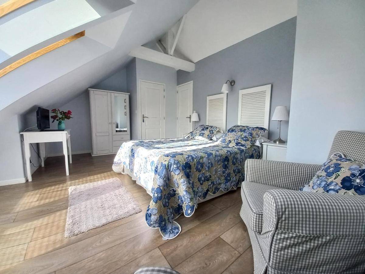 Twin Room in Vieuvy, Mayenne