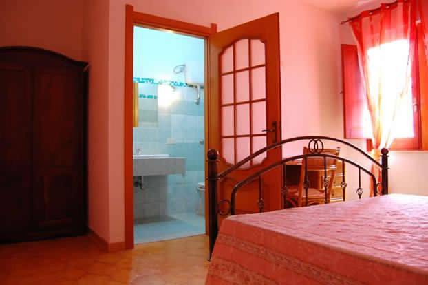 Chambre d’hôte pour 3 personnes, avec jardin à Cabras - 2