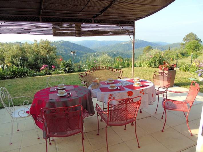 Chambre d’hôte pour 2 personnes, avec jardin et piscine dans les Alpes maritimes - 3