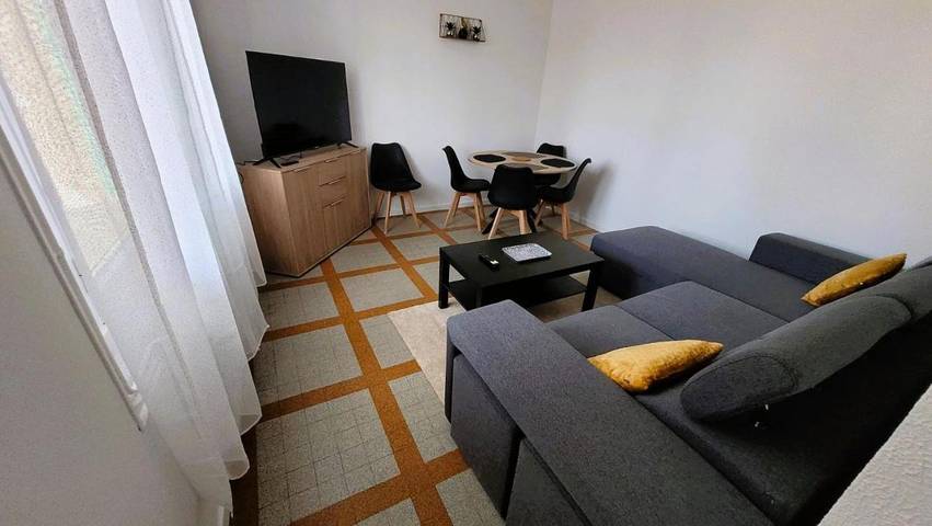 Location de vacances pour 5 personnes, avec terrasse et jardin, adapté aux familles à Loriol-sur-Drôme