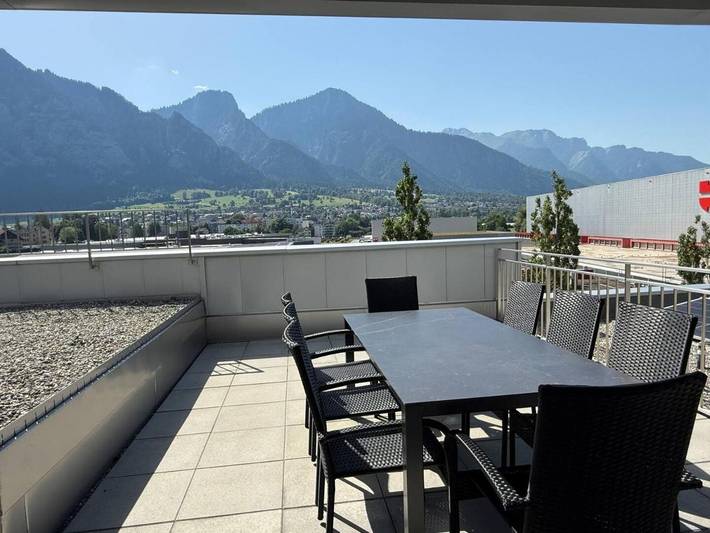 Ferienwohnung für 7 Personen, mit Balkon und Terrasse sowie Ausblick in Landquart
