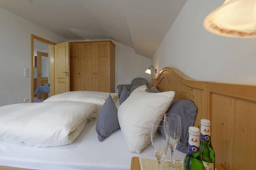 Ganze Wohnung, Ferienwohnung Nr. 4 (2 Schlafz.) - Haus Schneider-Sepp, Preisinger in Ettal, Bayerische Alpen