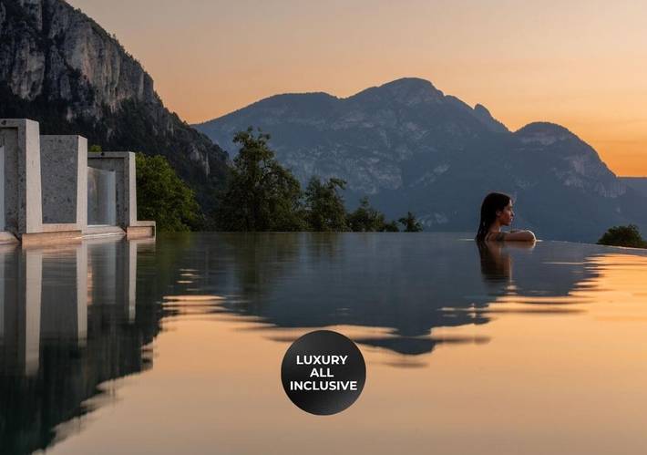 Hôtel pour 2 personnes, avec Balcon et Jacuzzi ainsi que Terrasse et Jardin à Fai della Paganella