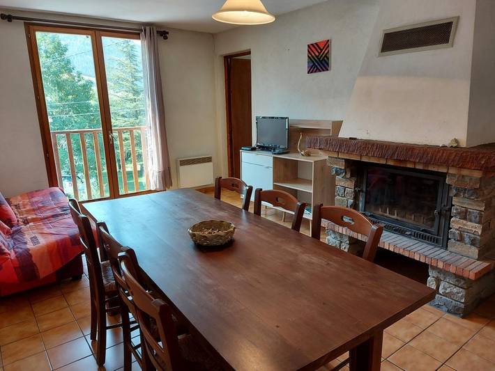 Gîte pour 4 personnes, avec jardin à Thorame-Basse