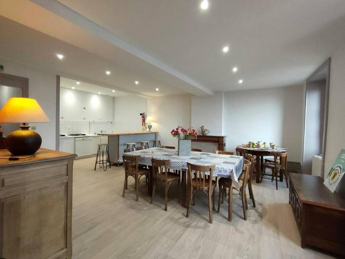 Location de vacances pour 11 personnes à Saint-Haon-le-Châtel - 2