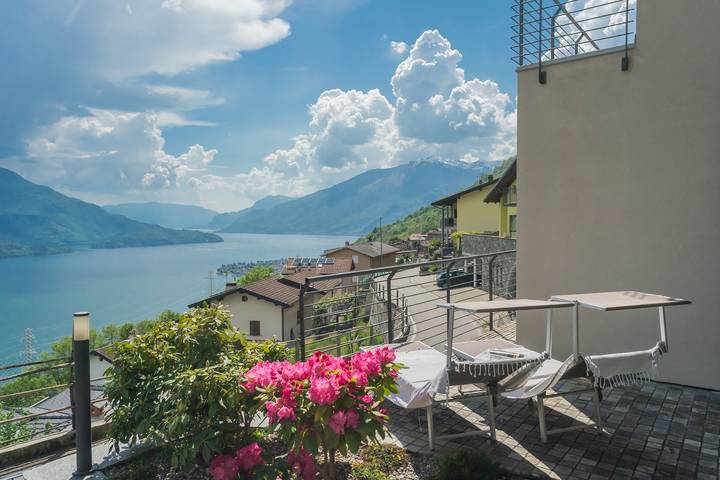 Ferienwohnung für 9 Personen, mit Seeblick und Terrasse sowie Ausblick