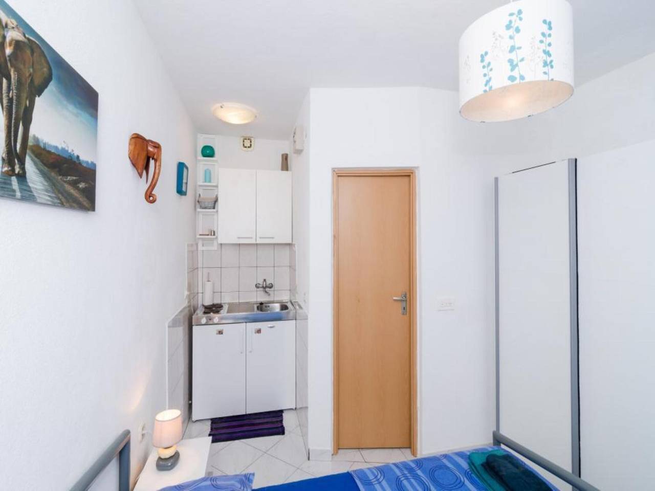 Cijeli apartman, Apartments Ammos - Studio Apartment with Shared Terrace and Sea View in Velika Saplunara, Saplunara