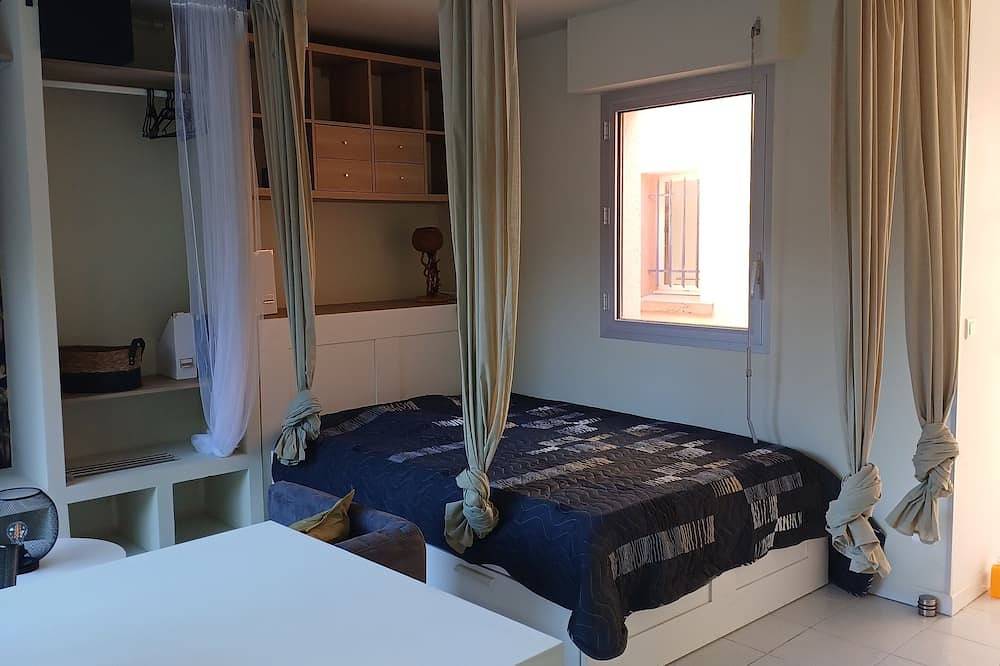 Apartamento entero, Quiet studio with pool in Clarensac, Region de Nimes
